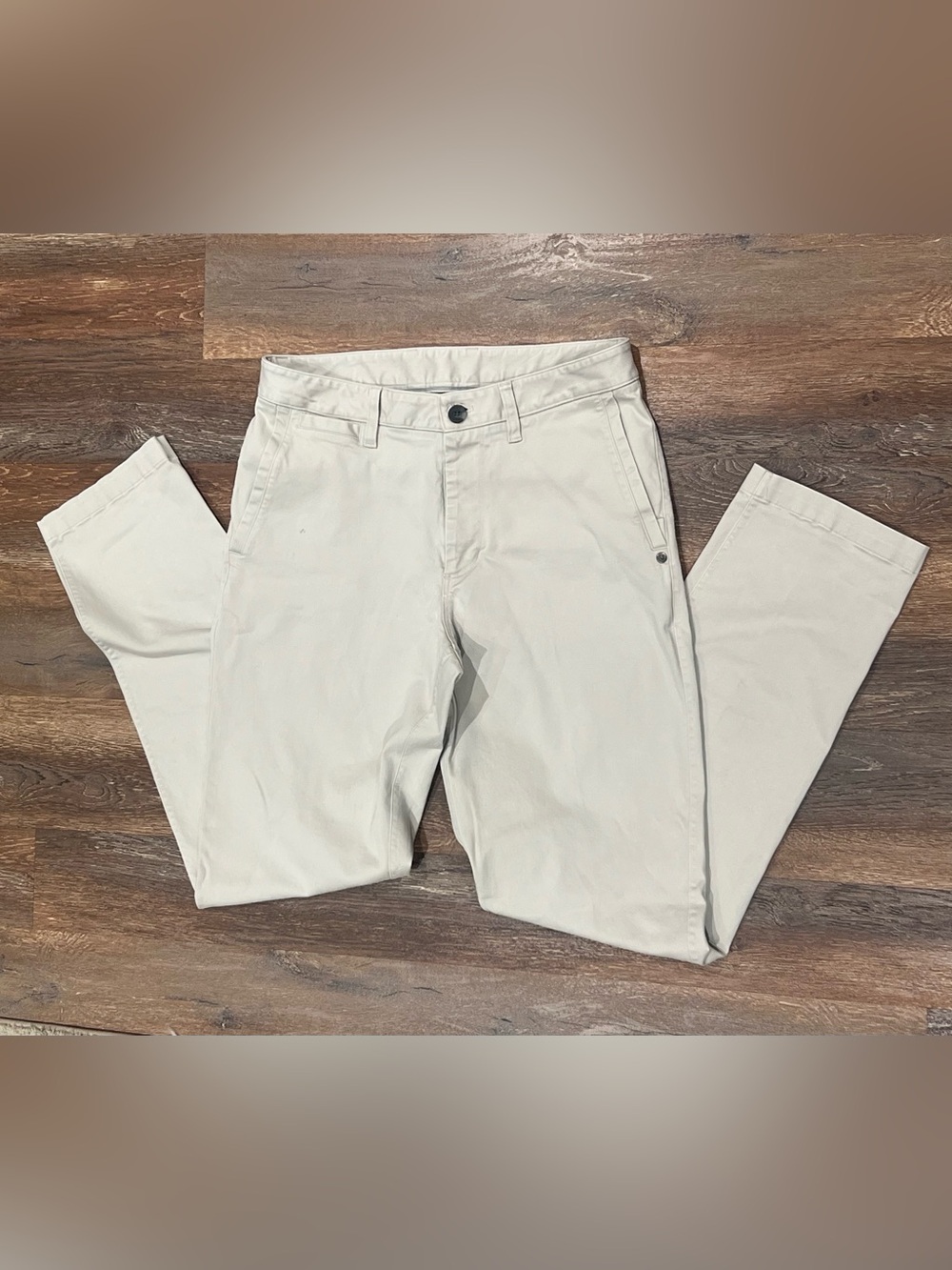 Vuori Men's Chino Pants - Beige